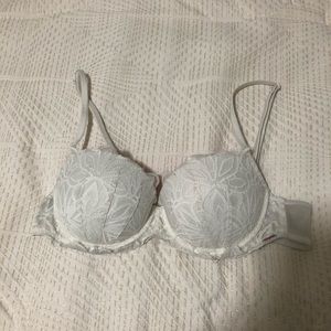 Pink white push up bra🤍